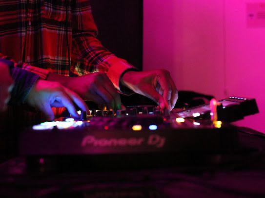 Performances Audio & Live DJ